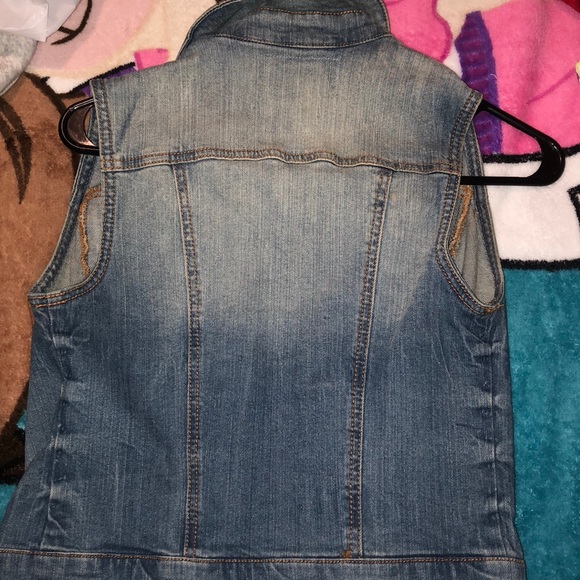 Jean vest - Picture 2 of 3
